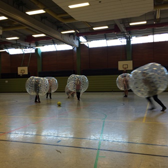 Spielen mit dem bubble ball